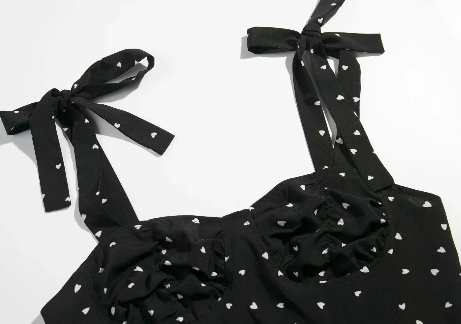 Liora| Tie-Strap Heart Print Crop Top