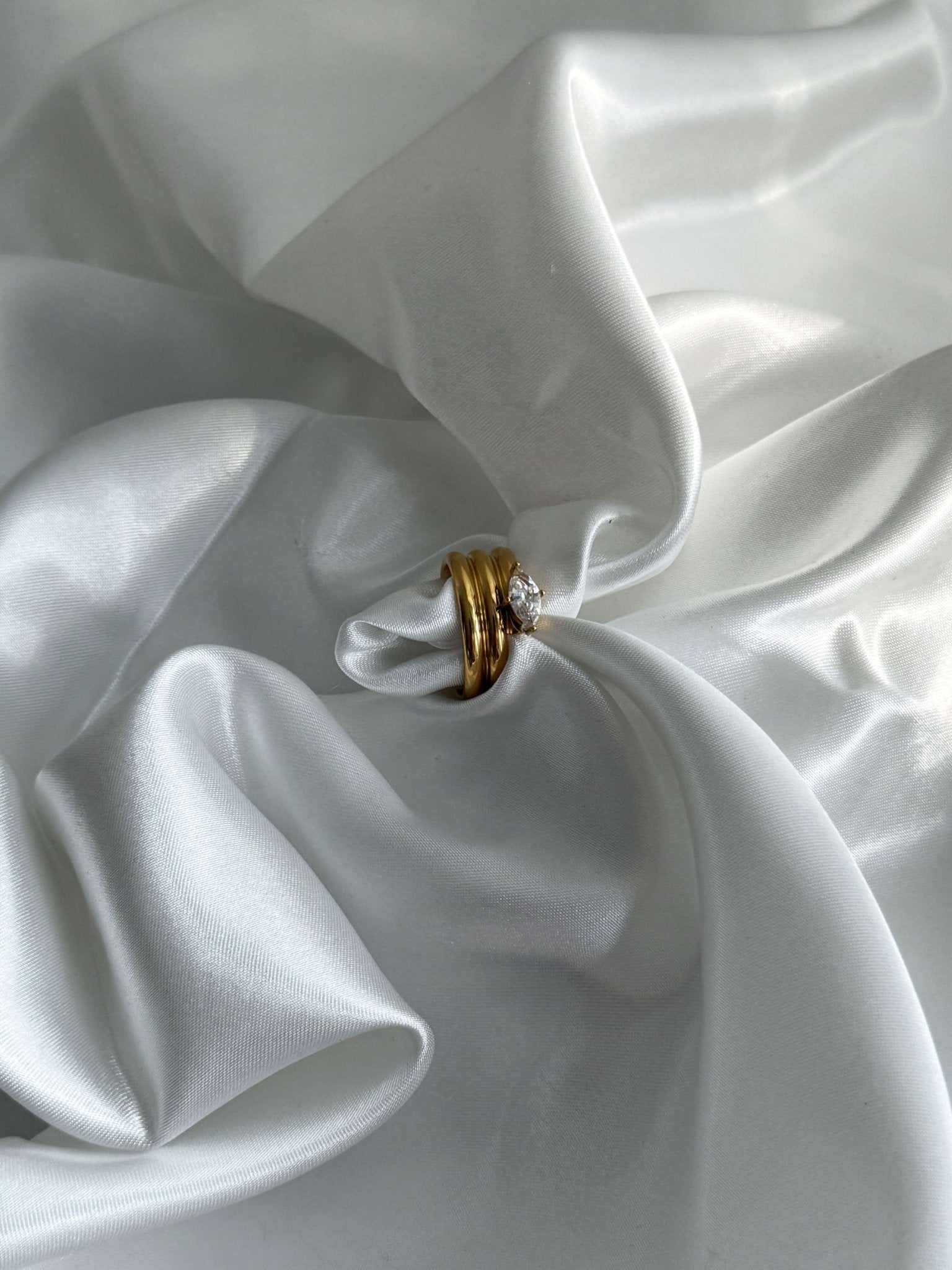 AURELIA | Zirconia Band Ring