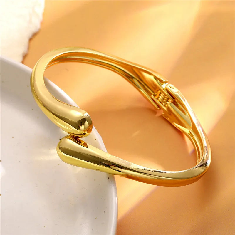 LYRA | Teardrop Bracelet