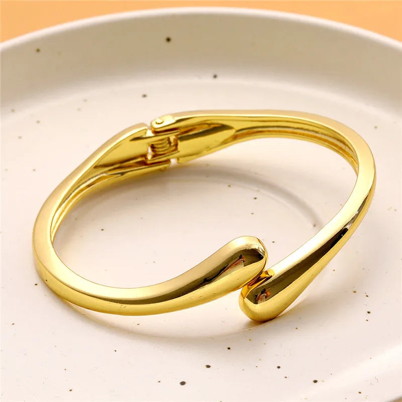 LYRA | Teardrop Bracelet