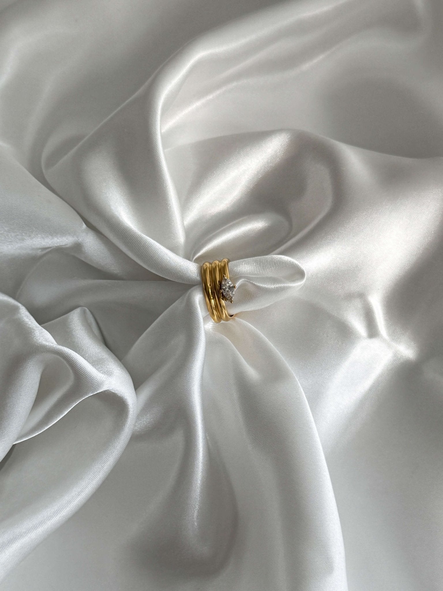 AURELIA | Zirconia Band Ring